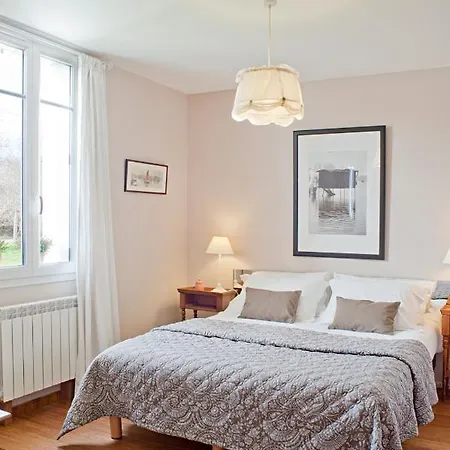 D'hotes La Guirosse Bed & Breakfast