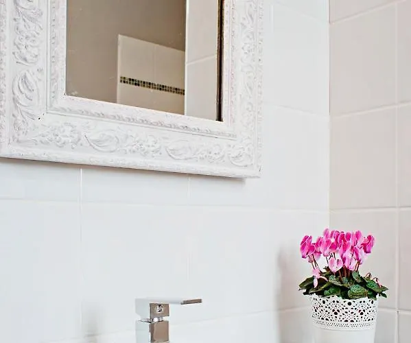 D'hotes La Guirosse Bed & Breakfast 3*